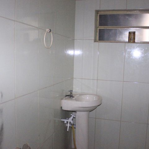 Casa à venda com 350m², 6 quartos e 2 vagasBanheiro da garagem