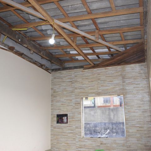Casa à venda com 350m², 6 quartos e 2 vagasVaranda coberta (piso superior)
