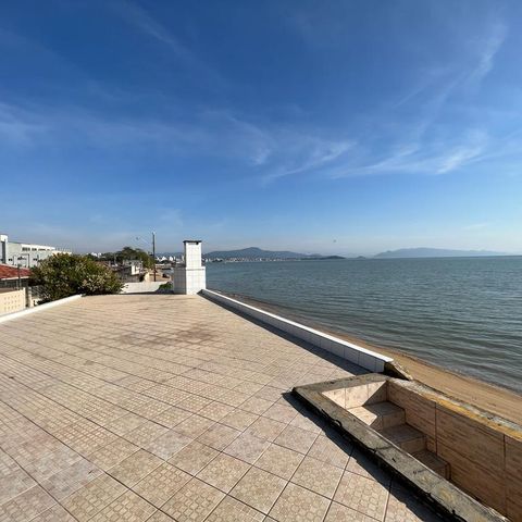 Casa para alugar com 330m², 3 quartos e 4 vagas