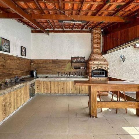 Casa à venda com 246m², 4 quartos e 6 vagas
