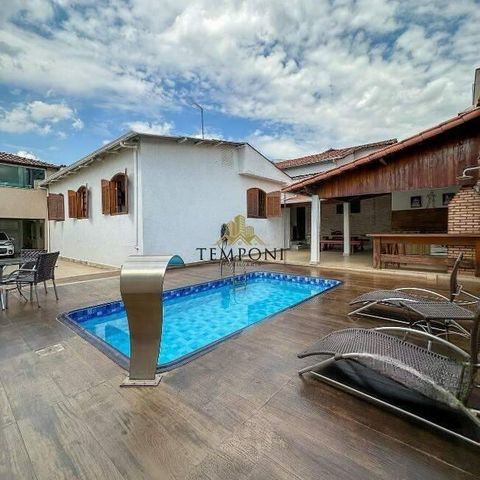 Casa à venda com 246m², 4 quartos e 6 vagas