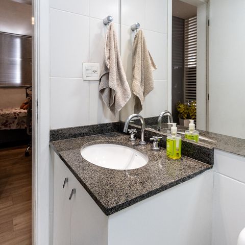 Apartamento à venda com 70m², 3 quartos e 1 vagaBanheiro do Corredor