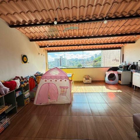 Casa à venda com 170m², 4 quartos e 2 vagas