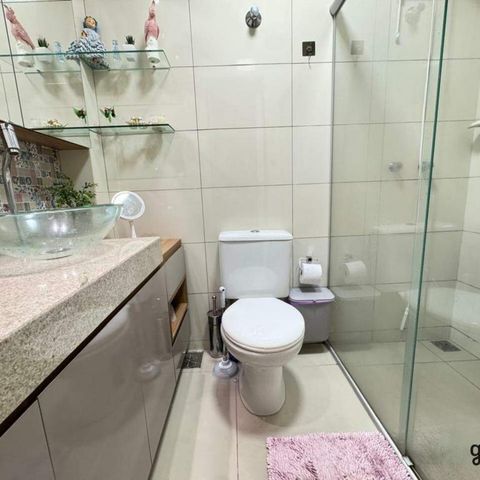 Casa à venda com 170m², 4 quartos e 2 vagas