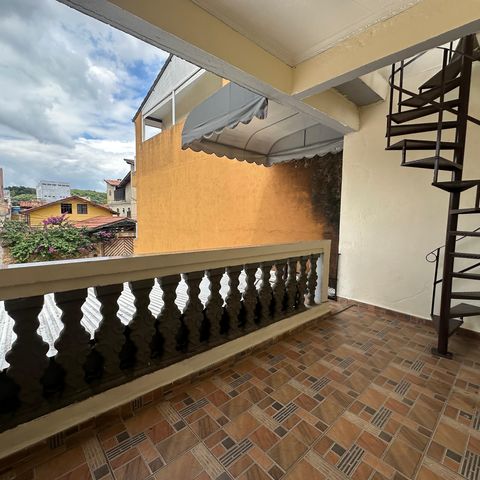 Casa à venda com 260m², 3 quartos e 4 vagasVaranda da Suíte