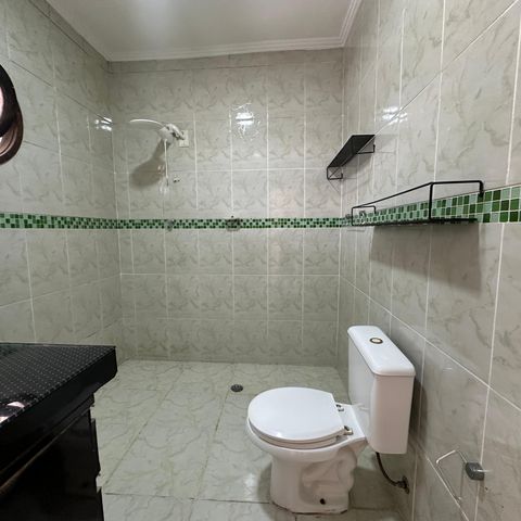 Casa à venda com 260m², 3 quartos e 4 vagasBanheiro da Suíte