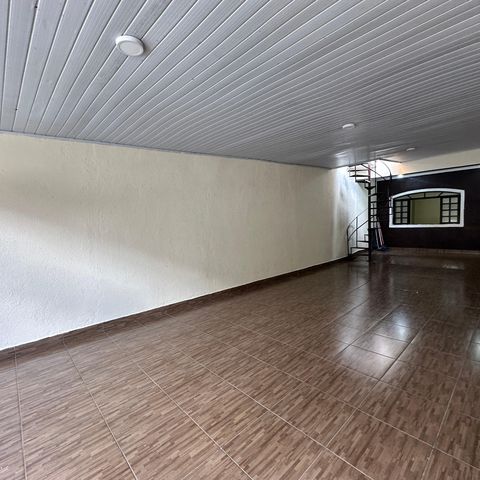 Casa à venda com 260m², 3 quartos e 4 vagasGaragem