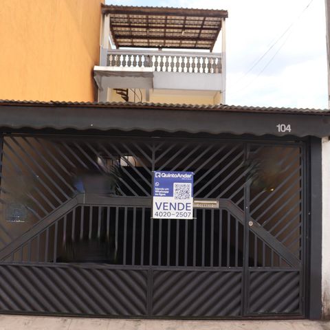 Casa à venda com 260m², 3 quartos e 4 vagasFachada