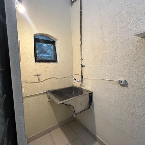 Casa à venda com 260m², 3 quartos e 4 vagasÁrea de Serviço