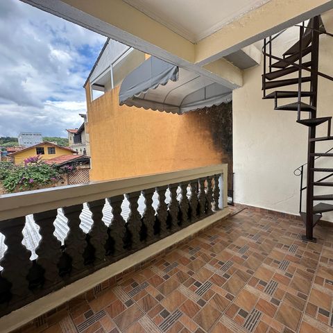 Casa à venda com 260m², 3 quartos e 4 vagasVaranda da Suíte
