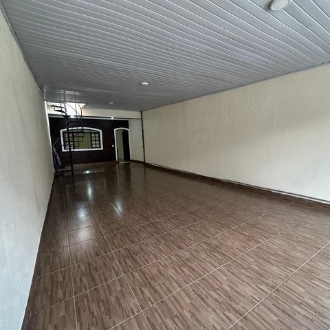 Casa à venda com 260m², 3 quartos e 4 vagasGaragem