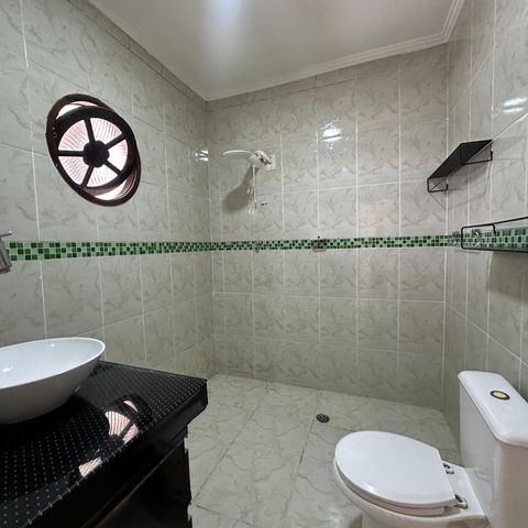 Casa à venda com 260m², 3 quartos e 4 vagasBanheiro da Suíte