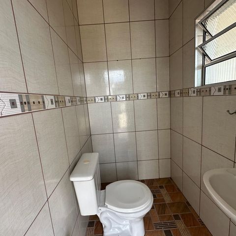 Casa à venda com 260m², 3 quartos e 4 vagasBanheiro de Serviço
