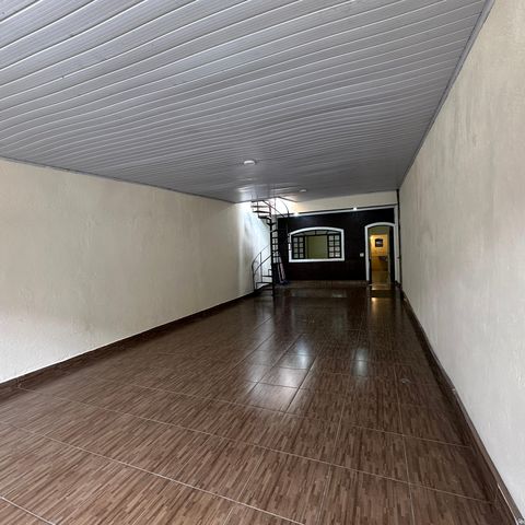 Casa à venda com 260m², 3 quartos e 4 vagasGaragem