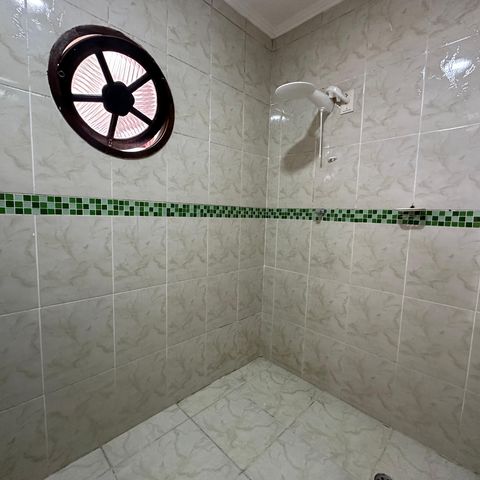 Casa à venda com 260m², 3 quartos e 4 vagasBanheiro da Suíte