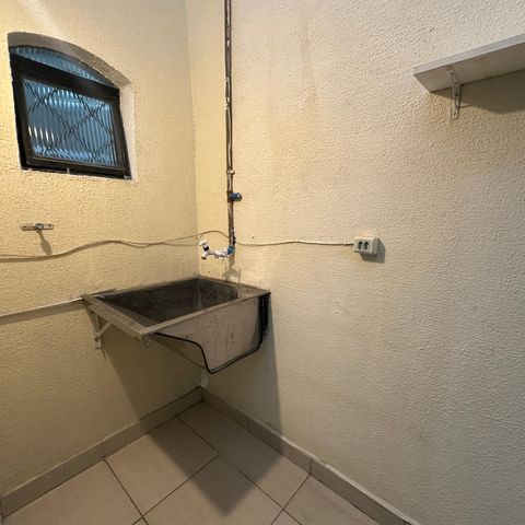 Casa à venda com 260m², 3 quartos e 4 vagasÁrea de Serviço