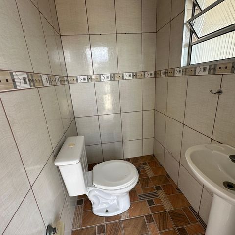 Casa à venda com 260m², 3 quartos e 4 vagasBanheiro de Serviço