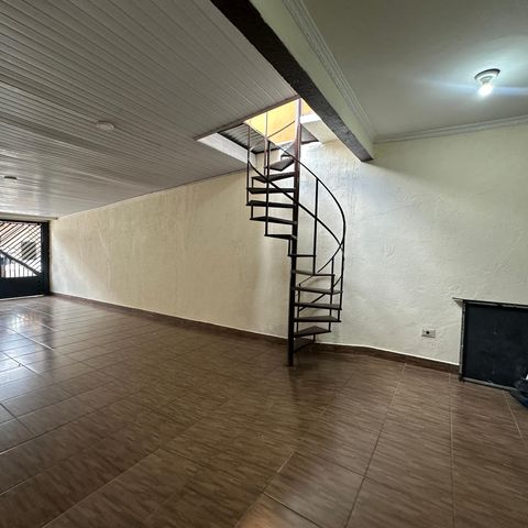 Casa à venda com 260m², 3 quartos e 4 vagasGaragem