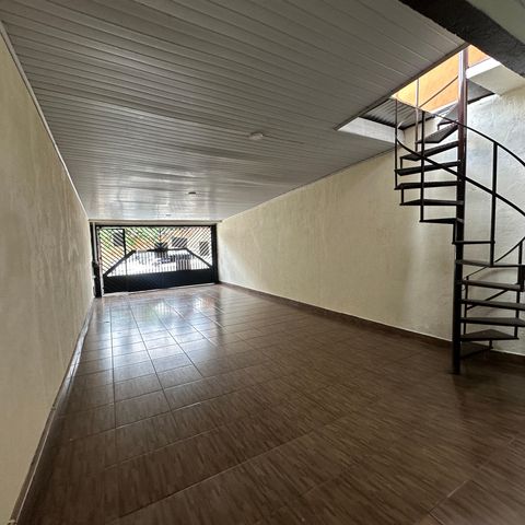 Casa à venda com 260m², 3 quartos e 4 vagasGaragem