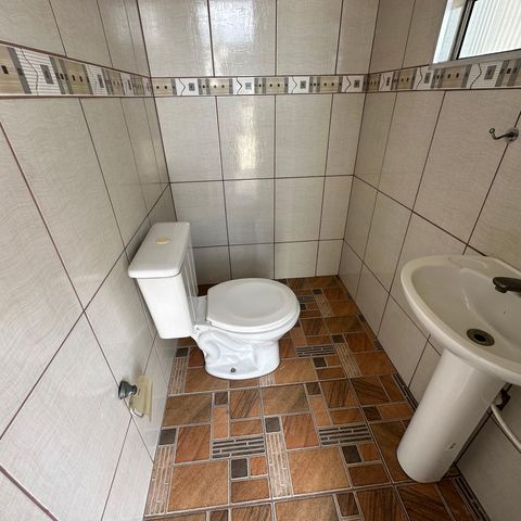 Casa à venda com 260m², 3 quartos e 4 vagasBanheiro de Serviço