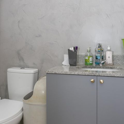 Apartamento à venda com 28m², 1 quarto e sem vaga Apartamento à venda com 28m², 1 quarto e sem vagaBanheiro da Suíte