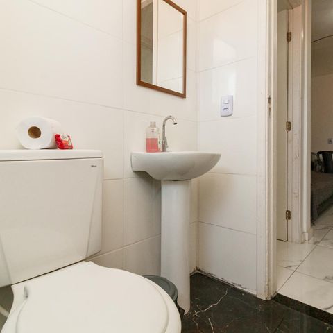 Apartamento para alugar com 55m², 2 quartos e sem vagaBanheiro