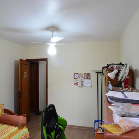 Casa de condomínio à venda com 250m², 3 quartos e 2 vagas Casa de condomínio à venda com 250m², 3 quartos e 2 vagasEscritório