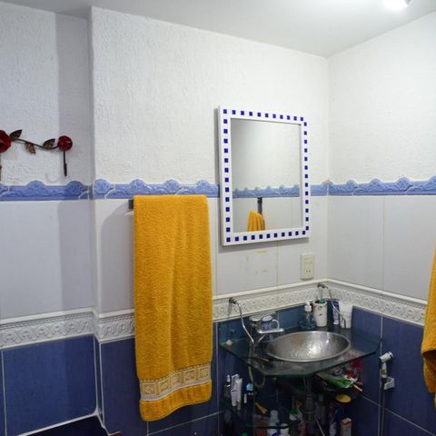 Casa de condomínio à venda com 250m², 3 quartos e 2 vagas Casa de condomínio à venda com 250m², 3 quartos e 2 vagasBanheiro Suíte
