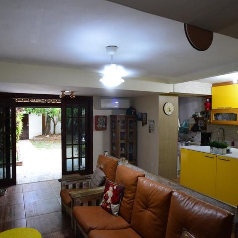 Casa de condomínio à venda com 250m², 3 quartos e 2 vagas Casa de condomínio à venda com 250m², 3 quartos e 2 vagasSala