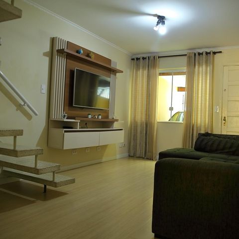 Casa à venda com 96m², 2 quartos e 1 vagaSala