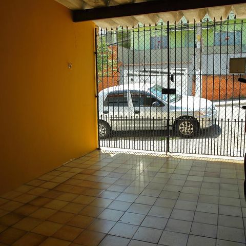 Casa à venda com 96m², 2 quartos e 1 vagaGaragem