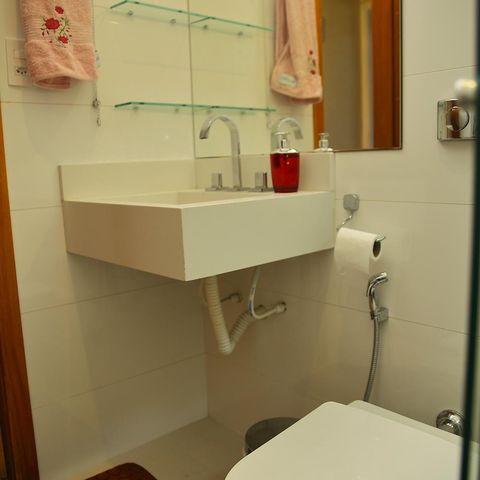 Casa à venda com 96m², 2 quartos e 1 vagaBanheiro 