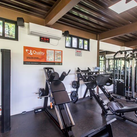 Casa de condomínio à venda com 542m², 6 quartos e 6 vagasAcademia