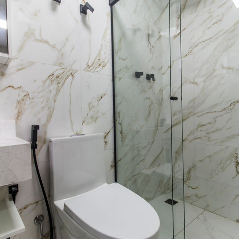 Casa de condomínio à venda com 542m², 6 quartos e 6 vagasBanheiro da Suíte