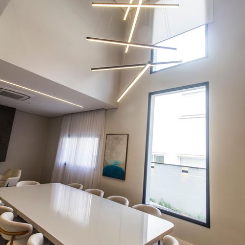 Casa de condomínio à venda com 542m², 6 quartos e 6 vagasDetalhe Sala