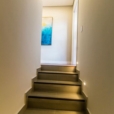 Casa de condomínio à venda com 542m², 6 quartos e 6 vagasEscada