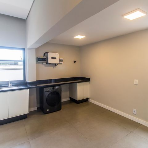 Casa de condomínio à venda com 542m², 6 quartos e 6 vagasÁrea de Serviço