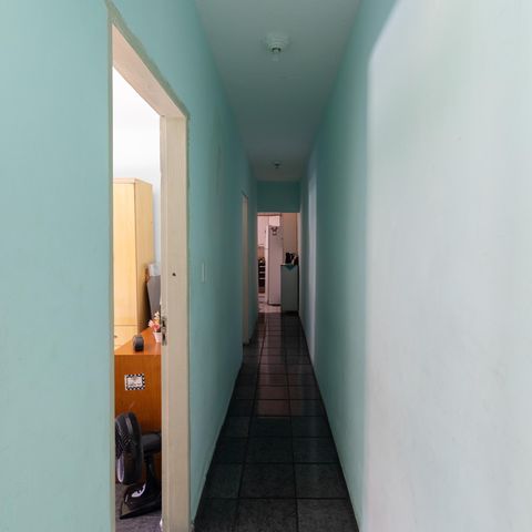 Casa para alugar com 300m², 2 quartos e 2 vagas Casa para alugar com 300m², 2 quartos e 2 vagasCorredor