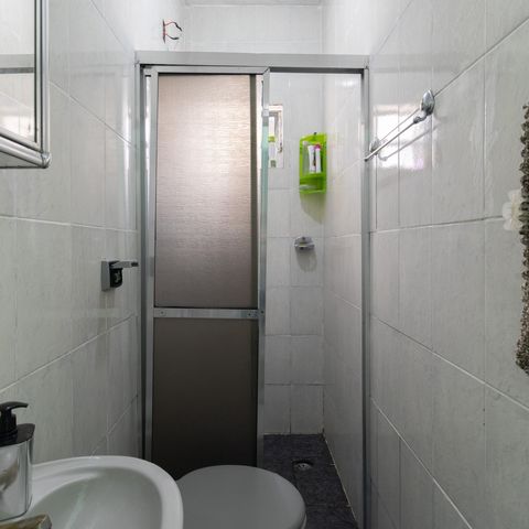 Casa para alugar com 300m², 2 quartos e 2 vagas Casa para alugar com 300m², 2 quartos e 2 vagasBanheiro