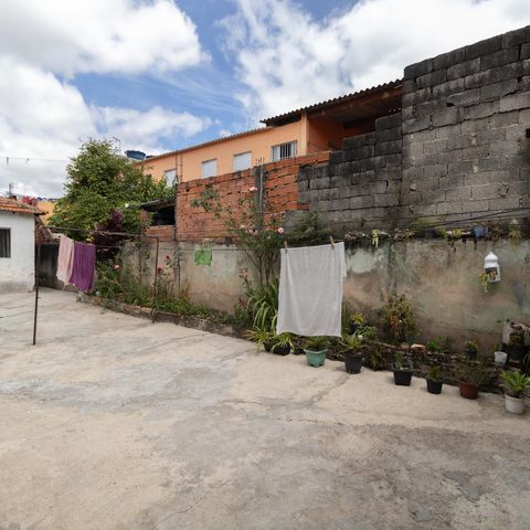 Casa para alugar com 300m², 2 quartos e 2 vagas Casa para alugar com 300m², 2 quartos e 2 vagasQuintal