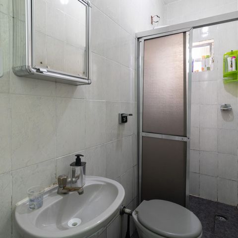Casa para alugar com 300m², 2 quartos e 2 vagas Casa para alugar com 300m², 2 quartos e 2 vagasBanheiro