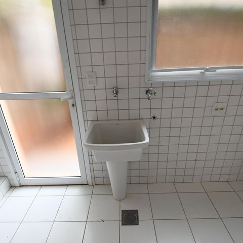 Casa de condomínio para alugar com 220m², 3 quartos e 4 vagasÁrea de Serviço