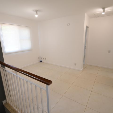 Casa de condomínio para alugar com 220m², 3 quartos e 4 vagasSala 2