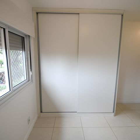 Casa de condomínio para alugar com 220m², 3 quartos e 4 vagasQuarto Suíte 2