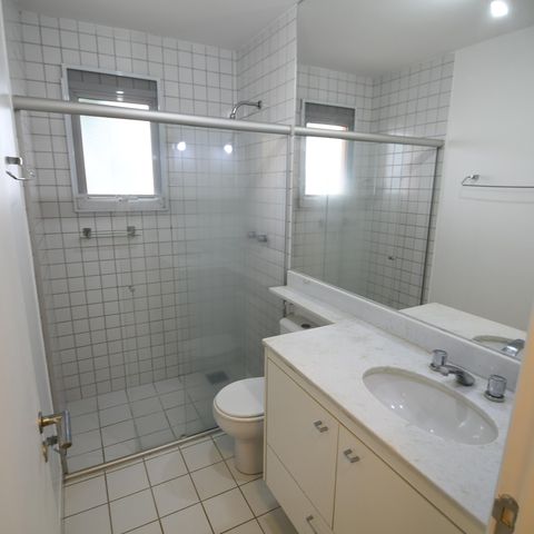 Casa de condomínio para alugar com 220m², 3 quartos e 4 vagasBanheiro Suíte 3