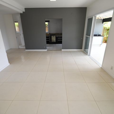 Casa de condomínio para alugar com 220m², 3 quartos e 4 vagasSala 1