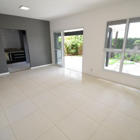 Casa de condomínio para alugar com 220m², 3 quartos e 4 vagasSala 1