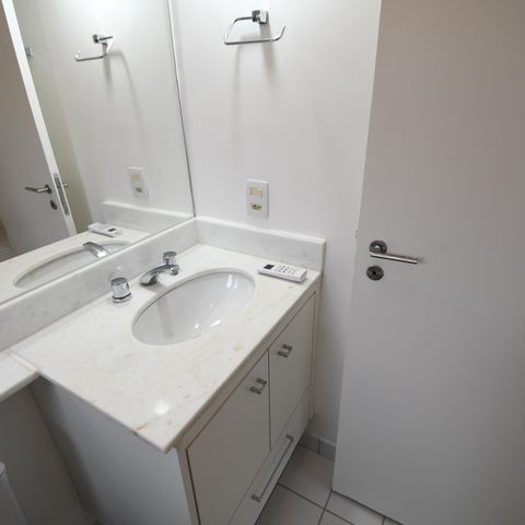 Casa de condomínio para alugar com 220m², 3 quartos e 4 vagasBanheiro Suíte 1