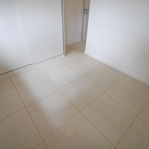 Casa de condomínio para alugar com 220m², 3 quartos e 4 vagasQuarto Suíte 2