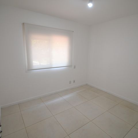 Casa de condomínio para alugar com 220m², 3 quartos e 4 vagasQuarto Suíte 1